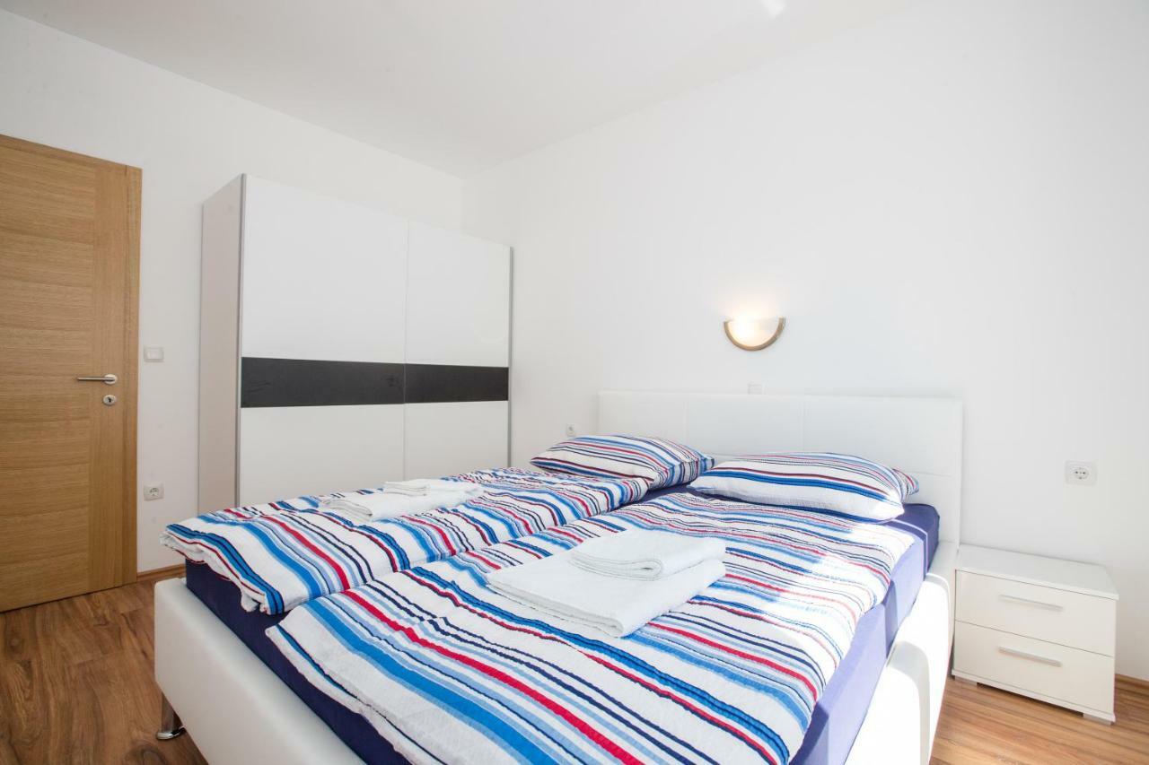 Apartments Petrusic 수페타르스카 드라가 객실 사진