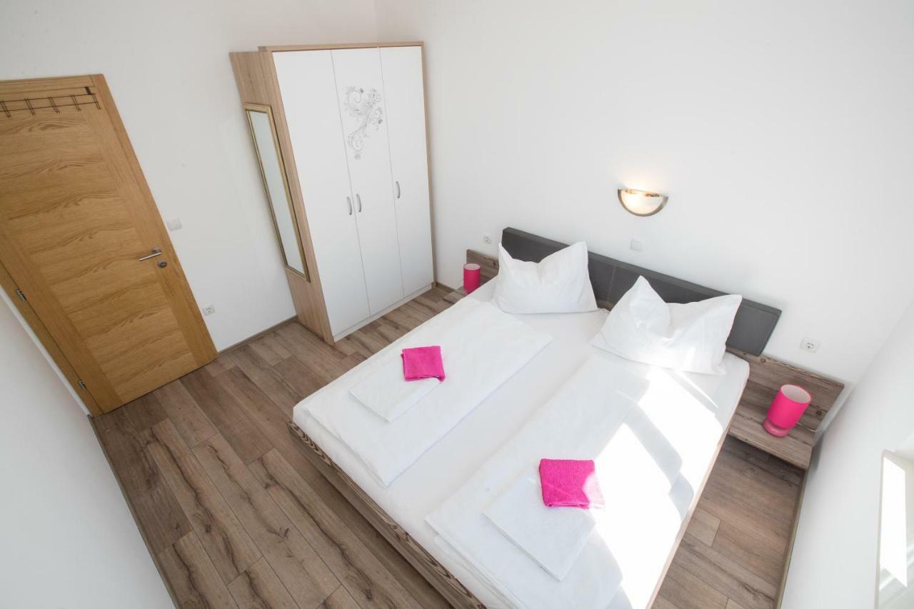 Apartments Petrusic 수페타르스카 드라가 외부 사진